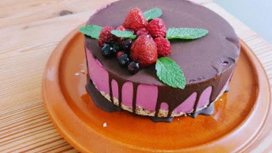 Tarta de frutas del bosque y chocolate